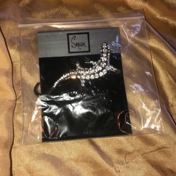 Vintage rhinestone salamander pin - Picture 2 of 2